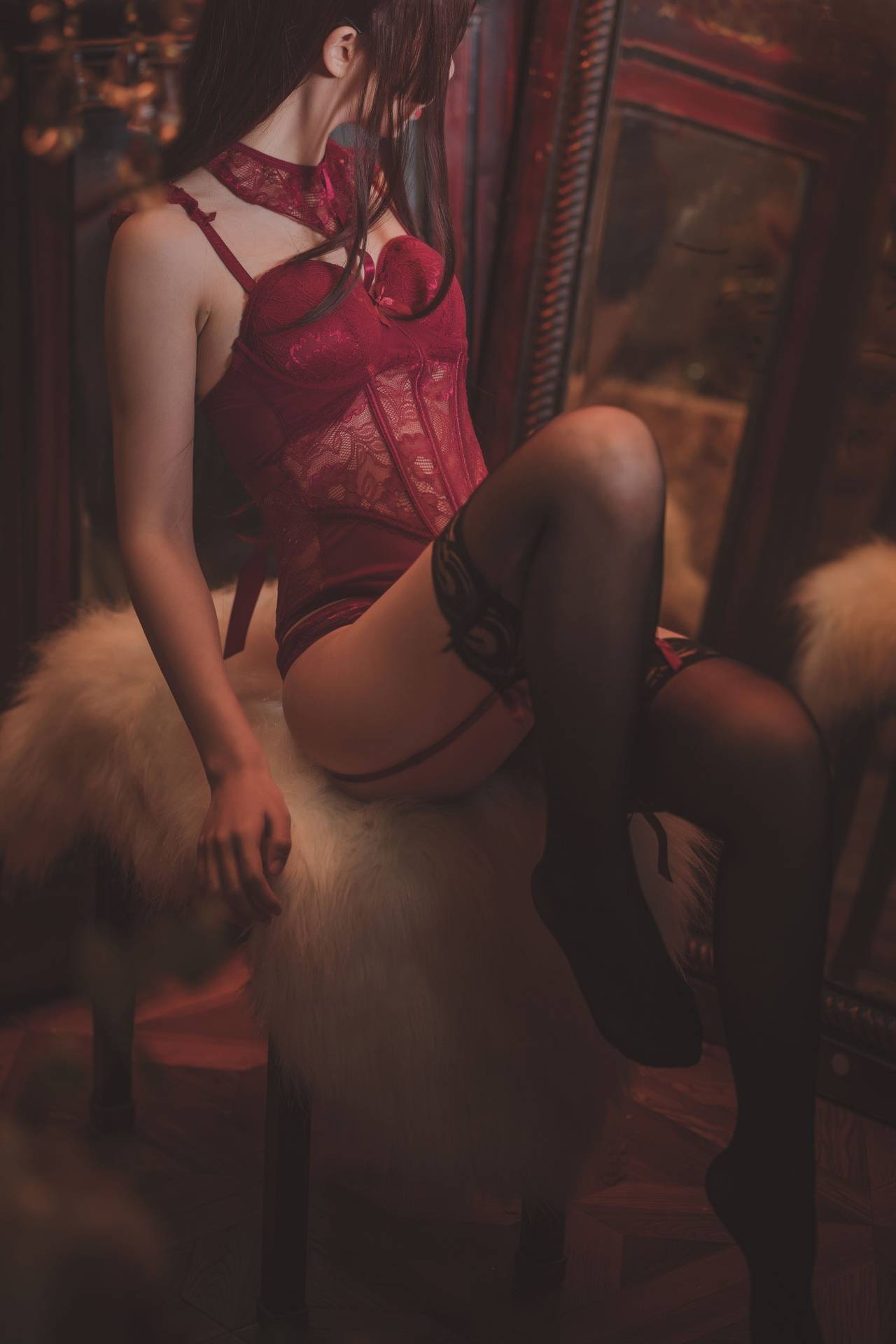 面饼仙儿脑内少女 红色束衣